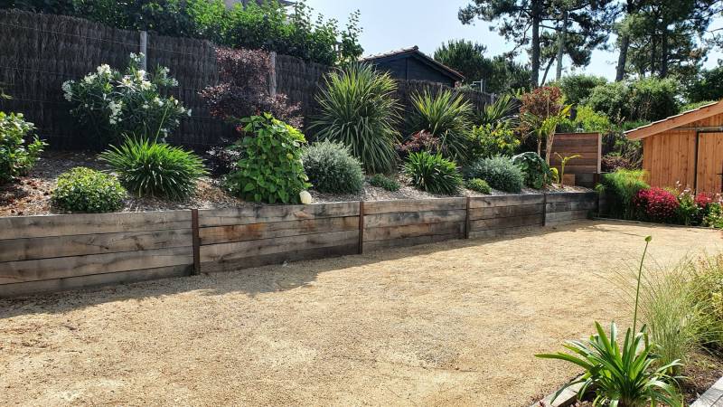 Créez un jardin sur mesure pour votre villa du Cap Ferret grâce à nos services paysagers