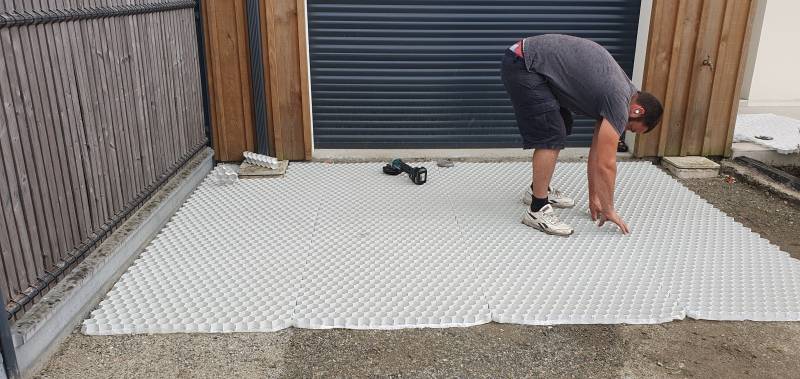 Paysagiste Andernos-les-Bains : allée schiste et aire de stationnement voiture