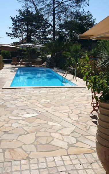 Conception d’un jardin durable et esthétique pensé pour une maison du Cap Ferret rénovée